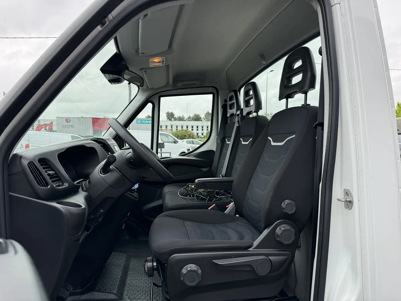 Iveco Daily 35C16H EMPATTEMENT 4100 - Grua de remolque autos: foto 5 Iveco Daily 35C16H EMPATTEMENT 4100 - Grua de remolque autos: foto 5