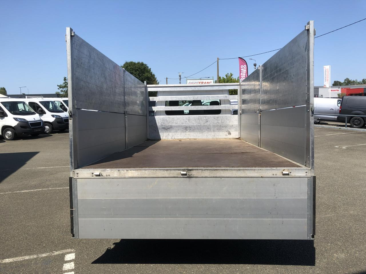 NISSAN INTERSTAR 3T5 2.3 DCI 165CH PLATEAU RIDELLES 4M50 - Furgoneta caja abierta: foto 3 NISSAN INTERSTAR 3T5 2.3 DCI 165CH PLATEAU RIDELLES 4M50 - Furgoneta caja abierta: foto 3