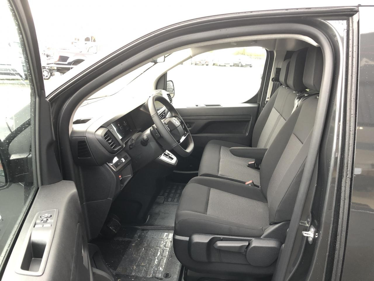 OPEL Vivaro XL 2.2 Diesel - 180CH EAT8 CABINE APPROFONDIE 5 PLACES - Furgón: foto 5 OPEL Vivaro XL 2.2 Diesel - 180CH EAT8 CABINE APPROFONDIE 5 PLACES - Furgón: foto 5