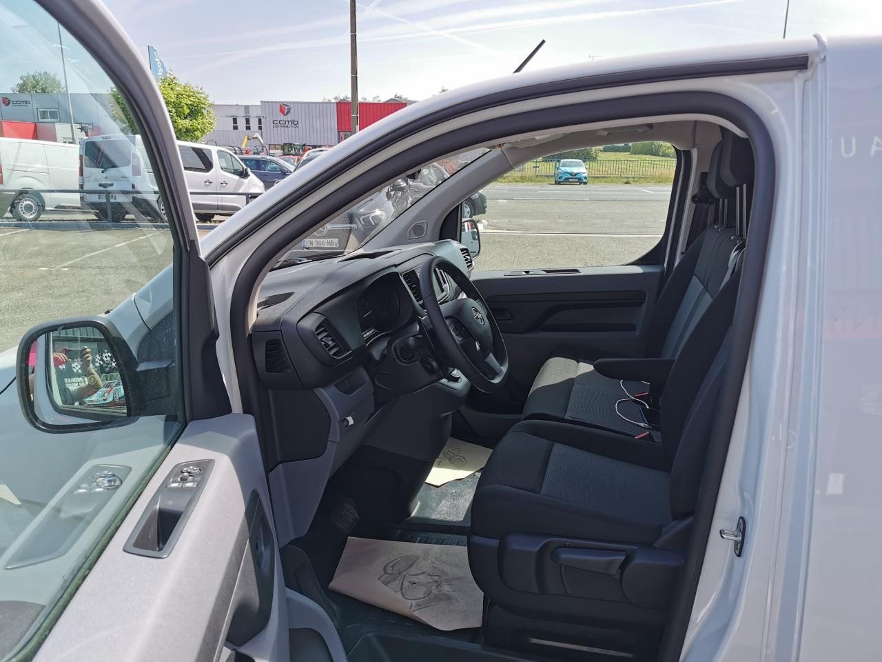 Opel Vivaro fourgon 2.0 D 145CH FRIGORIFIQUE POSITIF THERMOKING - Furgoneta frigorifica: foto 4 Opel Vivaro fourgon 2.0 D 145CH FRIGORIFIQUE POSITIF THERMOKING - Furgoneta frigorifica: foto 4