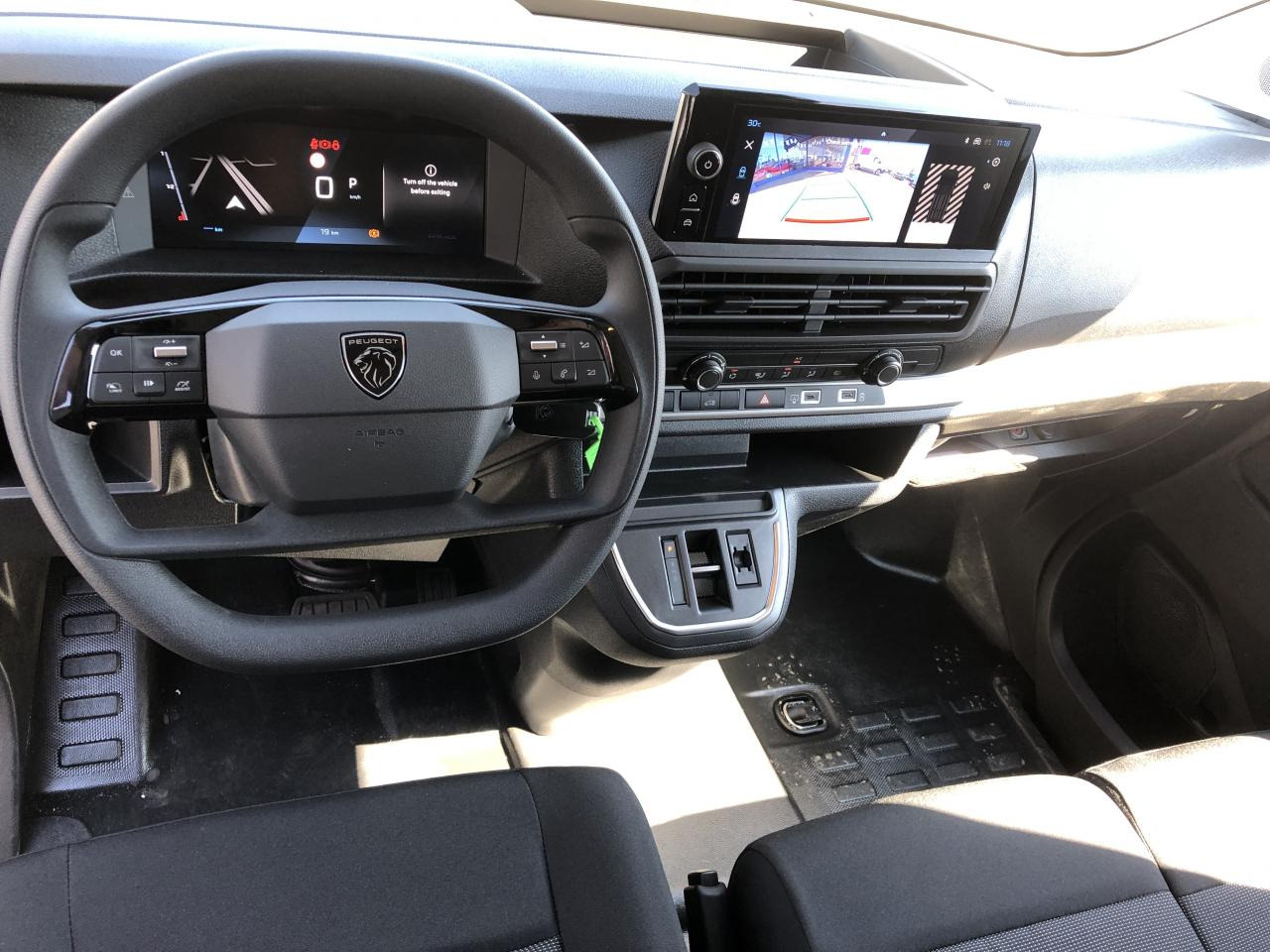 PEUGEOT Expert M 2.0 BlueHDi - 145 S&S - BV EAT8  III FOURGON Fourgon PHASE 2 - Furgón: foto 4 PEUGEOT Expert M 2.0 BlueHDi - 145 S&S - BV EAT8  III FOURGON Fourgon PHASE 2 - Furgón: foto 4