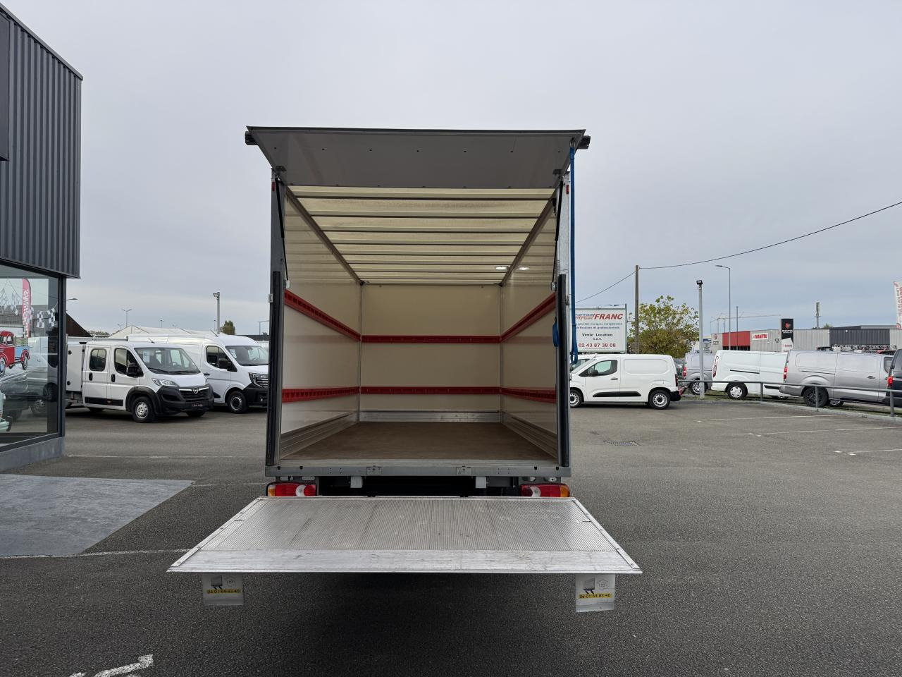 RENAULT Master Confort R3500 L3 2.3 dCi - 145 III CHASSIS CABINE Châssis Cabine L3 Propulsion PHASE 3 - Furgoneta caja cerrada: foto 3 RENAULT Master Confort R3500 L3 2.3 dCi - 145 III CHASSIS CABINE Châssis Cabine L3 Propulsion PHASE 3 - Furgoneta caja cerrada: foto 3