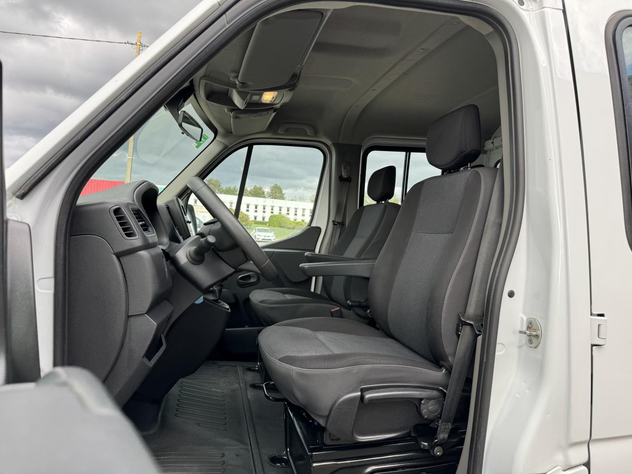 RENAULT Master Confort R3500RJ L4 2.3 dCi - 130 III CHASSIS DOUBLE CABINE Châssis Double Cabine L4 Pr - Furgoneta basculante, Furgoneta combi: foto 4 RENAULT Master Confort R3500RJ L4 2.3 dCi - 130 III CHASSIS DOUBLE CABINE Châssis Double Cabine L4 Pr - Furgoneta basculante, Furgoneta combi: foto 4