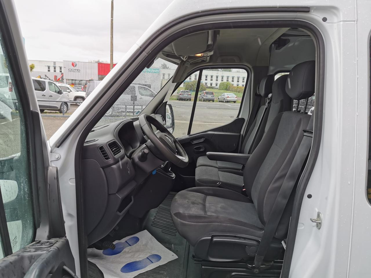 RENAULT Master Grand Confort F3500 L2H2 2.3 Blue dCi - 150 Euro 6e III CABINE APPROFONDIE Cabine approfondi - Furgón: foto 5 RENAULT Master Grand Confort F3500 L2H2 2.3 Blue dCi - 150 Euro 6e III CABINE APPROFONDIE Cabine approfondi - Furgón: foto 5