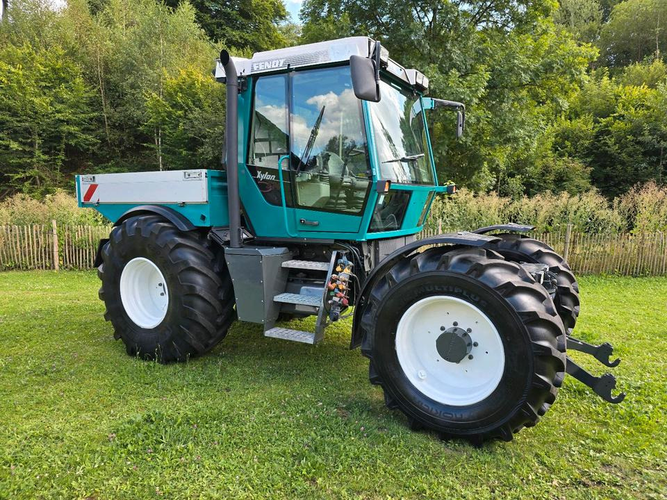 Fendt Xylon 524 Ez. 2003 50kmh 7900 Stunden Traktor Schlepper 522 520 - Tractor zancudo: foto 3 Fendt Xylon 524 Ez. 2003 50kmh 7900 Stunden Traktor Schlepper 522 520 - Tractor zancudo: foto 3