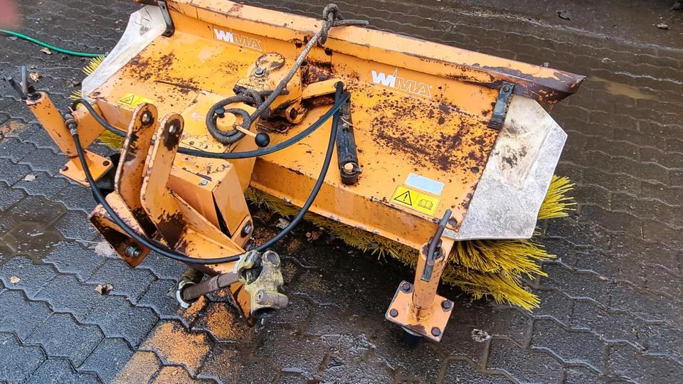 Kehrmaschine für Iseki Kleintraktor Traktor Kehrbesen Kubota Multicar Tremo - Barredora cucharón: foto 1 Kehrmaschine für Iseki Kleintraktor Traktor Kehrbesen Kubota Multicar Tremo - Barredora cucharón: foto 1