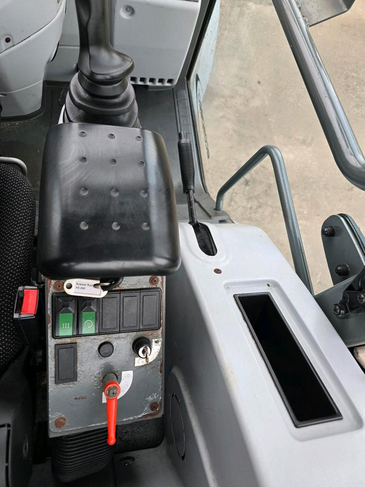 Cargadora de ruedas telescópica Kramer 680T Radlader Ecospeed 35kmh 1109 Stunden Teleskoplader Radteleskoplader Teleskopradlader 580T 480T 680 580 480: foto 12 Cargadora de ruedas telescópica Kramer 680T Radlader Ecospeed 35kmh 1109 Stunden Teleskoplader Radteleskoplader Teleskopradlader 580T 480T 680 580 480: foto 12