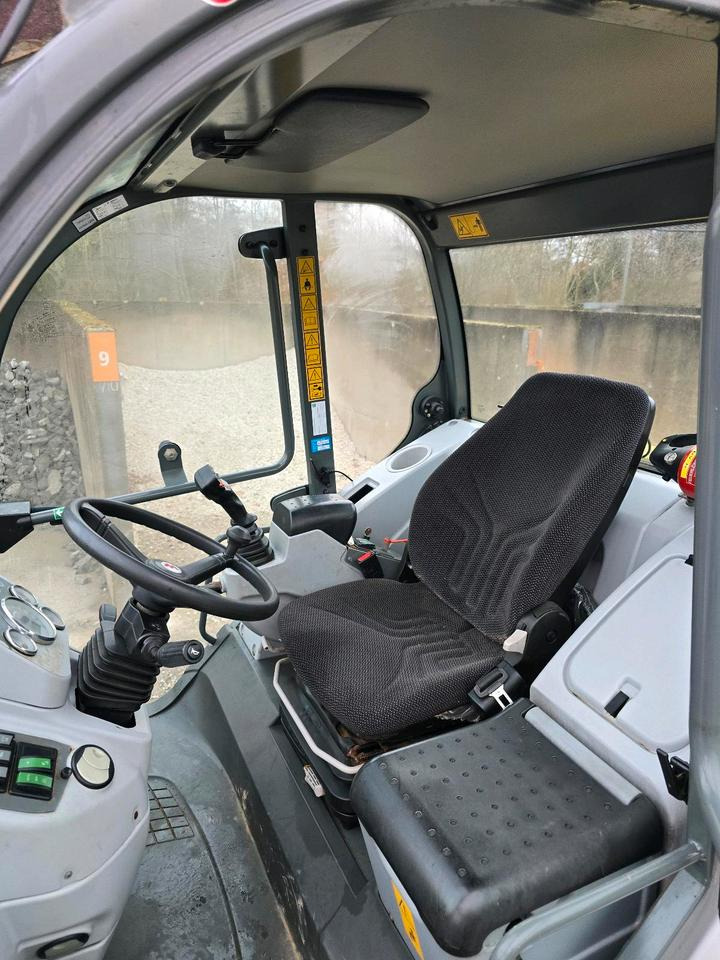 Cargadora de ruedas telescópica Kramer 680T Radlader Ecospeed 35kmh 1109 Stunden Teleskoplader Radteleskoplader Teleskopradlader 580T 480T 680 580 480: foto 11 Cargadora de ruedas telescópica Kramer 680T Radlader Ecospeed 35kmh 1109 Stunden Teleskoplader Radteleskoplader Teleskopradlader 580T 480T 680 580 480: foto 11