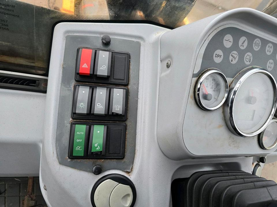 Cargadora de ruedas telescópica Kramer 680T Radlader Ecospeed 35kmh 1109 Stunden Teleskoplader Radteleskoplader Teleskopradlader 580T 480T 680 580 480: foto 15 Cargadora de ruedas telescópica Kramer 680T Radlader Ecospeed 35kmh 1109 Stunden Teleskoplader Radteleskoplader Teleskopradlader 580T 480T 680 580 480: foto 15