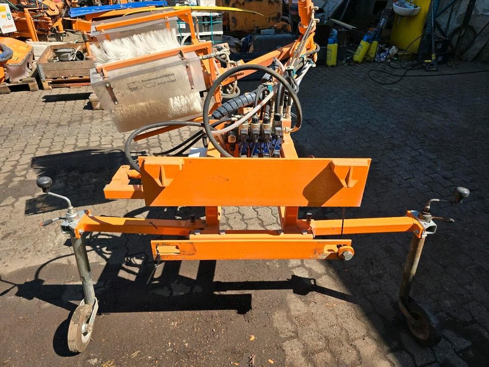 Leitpfostenwaschgerät WV 3-L Wassenberg Schmidt Drutzel für Unimog 405 U290 300 400 500 427 424 318 218 430 Leitpfosten - Barredora cucharón: foto 1 Leitpfostenwaschgerät WV 3-L Wassenberg Schmidt Drutzel für Unimog 405 U290 300 400 500 427 424 318 218 430 Leitpfosten - Barredora cucharón: foto 1