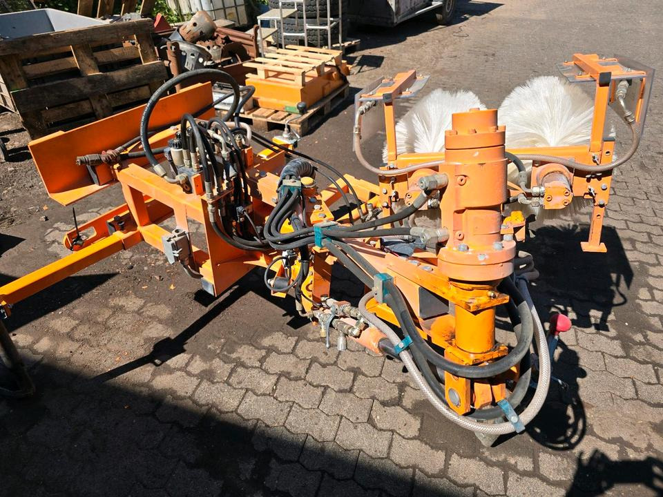 Leitpfostenwaschgerät WV 3-L Wassenberg Schmidt Drutzel für Unimog 405 U290 300 400 500 427 424 318 218 430 Leitpfosten - Barredora cucharón: foto 3 Leitpfostenwaschgerät WV 3-L Wassenberg Schmidt Drutzel für Unimog 405 U290 300 400 500 427 424 318 218 430 Leitpfosten - Barredora cucharón: foto 3