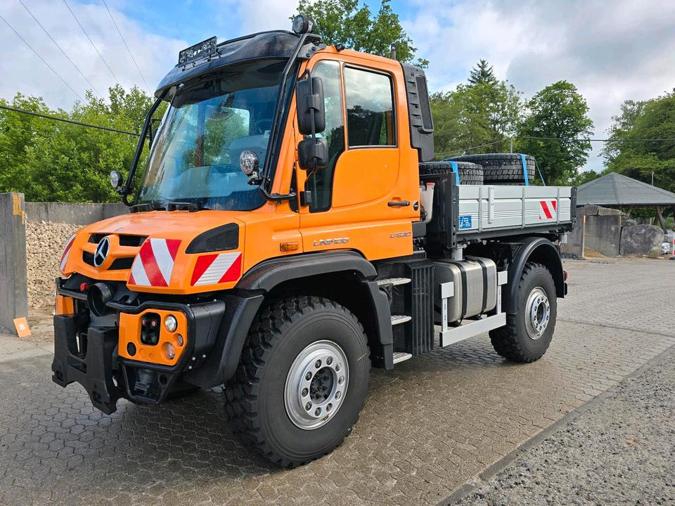 Neuwertiger Unimog U530 7800km EAS Easy-Drive Mercedes-Benz U 530 UGN UGE 405 527 535 435 430 Kipper - Máquina quitanieve: foto 1 Neuwertiger Unimog U530 7800km EAS Easy-Drive Mercedes-Benz U 530 UGN UGE 405 527 535 435 430 Kipper - Máquina quitanieve: foto 1