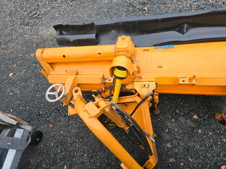 Schmidt VKS Kehrmaschine Straßenkehrmaschine Frontkehrmaschine Kehrbesen für Radlader Unimog Traktor - Barredora cucharón: foto 3 Schmidt VKS Kehrmaschine Straßenkehrmaschine Frontkehrmaschine Kehrbesen für Radlader Unimog Traktor - Barredora cucharón: foto 3