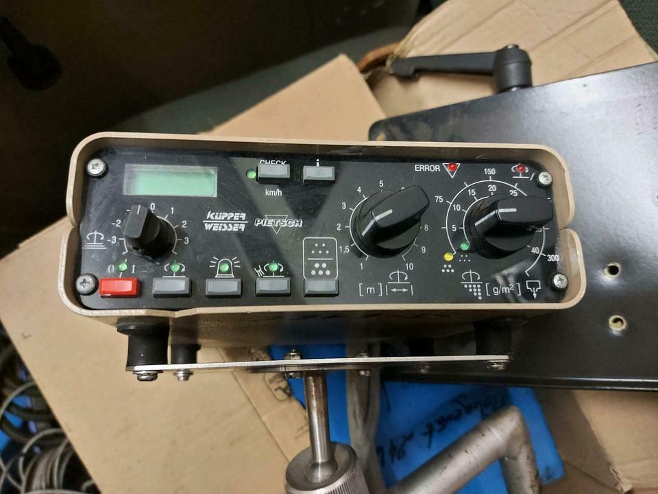 Steuerung Bedienung Küpper Weisser Salzstreuer Bedienpult - Sistema eléctrico para Vehículo municipal: foto 1 Steuerung Bedienung Küpper Weisser Salzstreuer Bedienpult - Sistema eléctrico para Vehículo municipal: foto 1