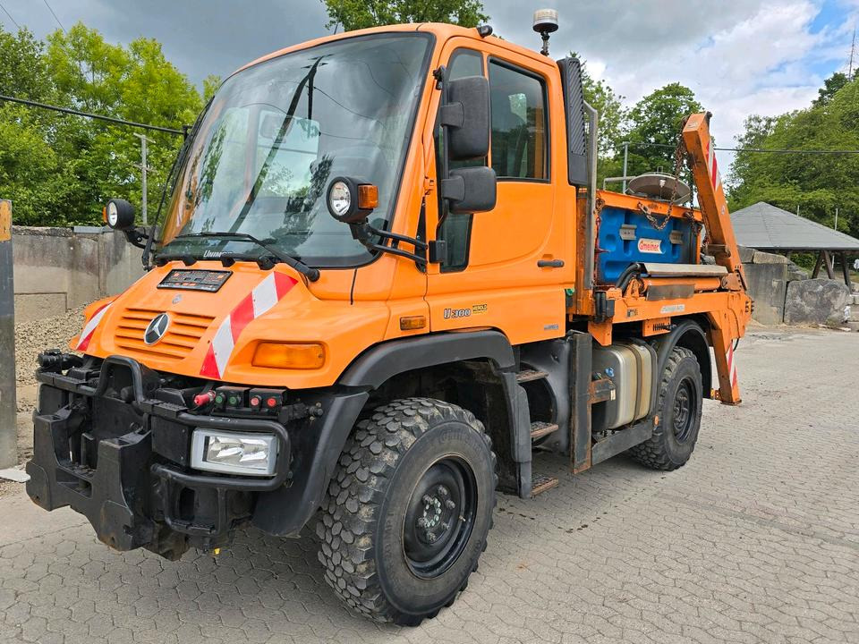 Unimog 405/10 U300 Bluetec 5 Mercedes-Benz U 300 UGE UGN mit Jotha Absetzkipper combi con 4518 Absetzer - Máquina quitanieve: foto 3 Unimog 405/10 U300 Bluetec 5 Mercedes-Benz U 300 UGE UGN mit Jotha Absetzkipper combi con 4518 Absetzer - Máquina quitanieve: foto 3