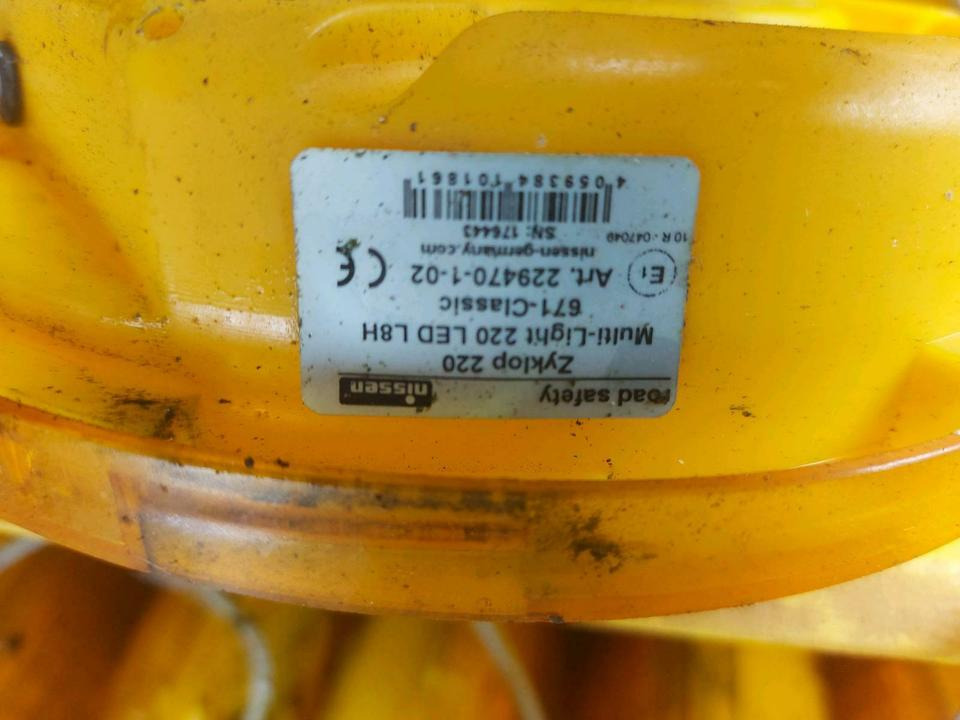 Nissen LED Vorwarner Leuchte Zyklop 220 Absperrtafel Vorwarntafel - Luz/ Iluminación: foto 3 Nissen LED Vorwarner Leuchte Zyklop 220 Absperrtafel Vorwarntafel - Luz/ Iluminación: foto 3