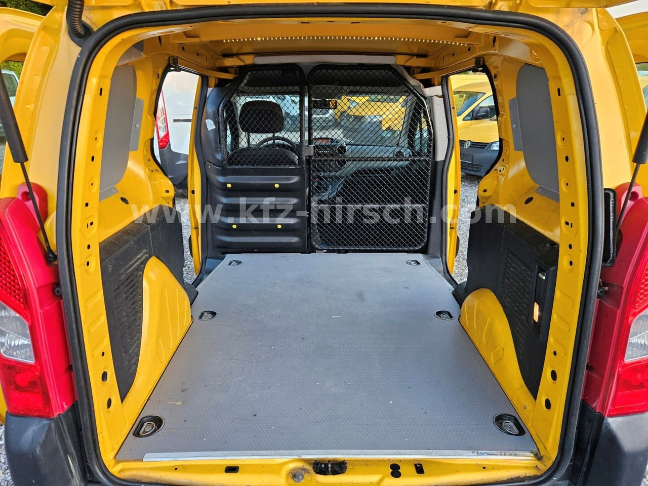 Citroën Berlingo 75 Hdi EURO5 , 2xSchiebetüre, 1.Hand, - Furgoneta de pasajeros: foto 5 Citroën Berlingo 75 Hdi EURO5 , 2xSchiebetüre, 1.Hand, - Furgoneta de pasajeros: foto 5