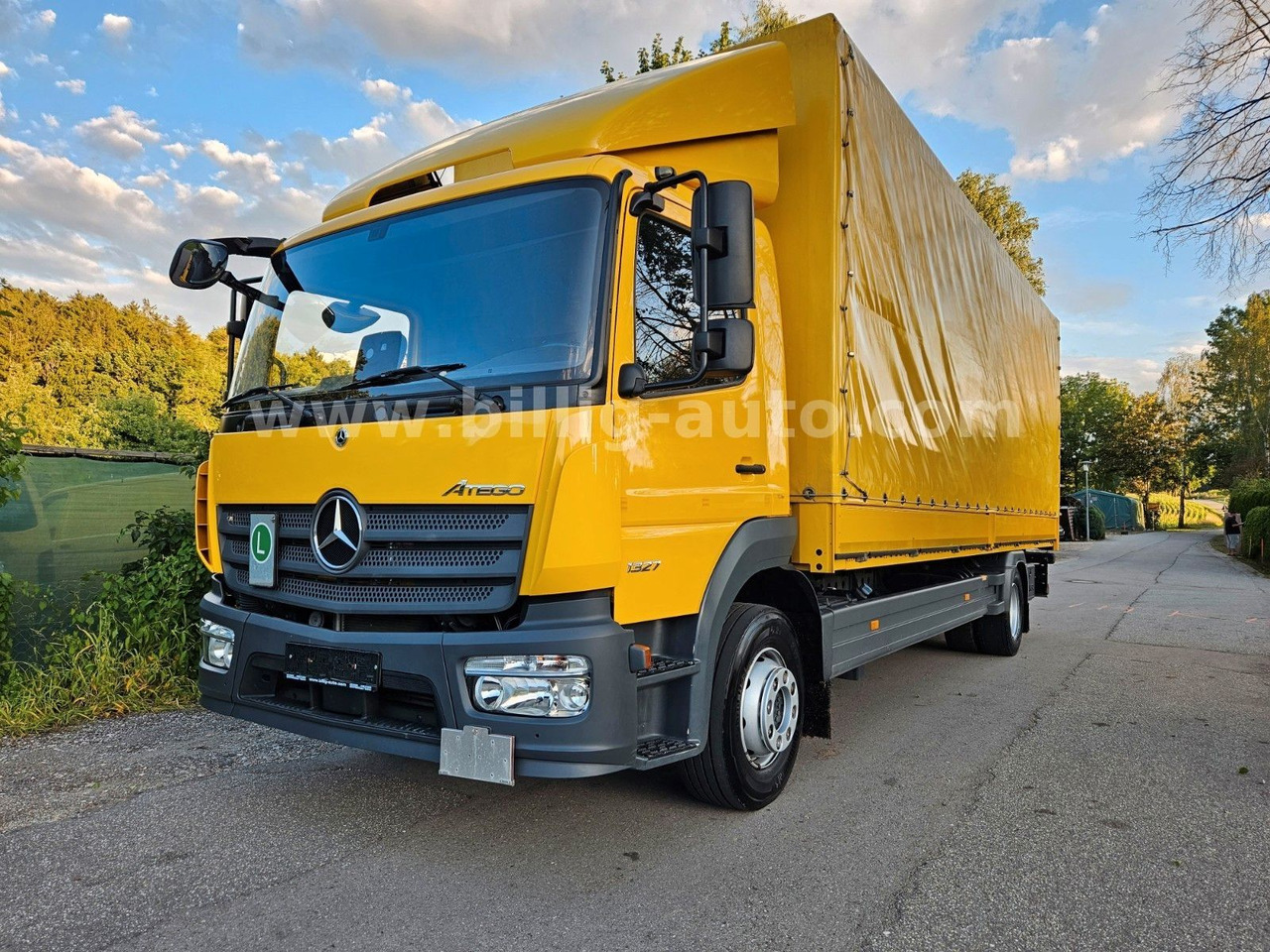 Camión caja cerrada Mercedes-Benz Atego 1327 L * BREMS/SPUR-ASS*DIFF.*LBW*AHK*7.2m: foto 1