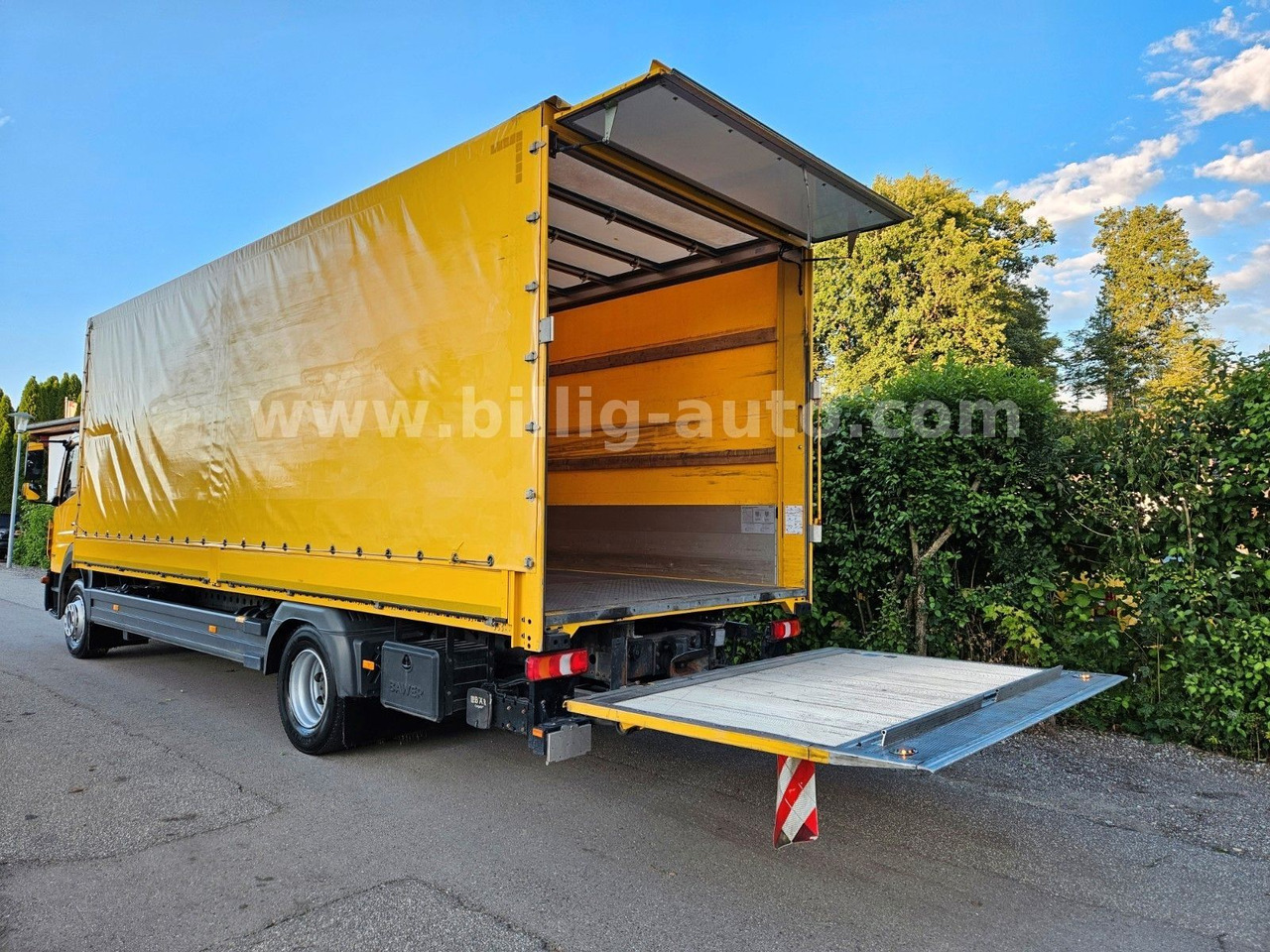 Mercedes-Benz Atego 1327 L BREMS/SPUR-ASS*DIFF-Sperre*AHK*7.2 - Camión caja abierta: foto 1 Mercedes-Benz Atego 1327 L BREMS/SPUR-ASS*DIFF-Sperre*AHK*7.2 - Camión caja abierta: foto 1