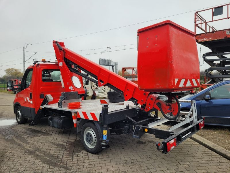 Iveco Daily 35S12 podnośnik koszowy 17 m CTE B-Lift 17 - Camión con plataforma elevadora: foto 2 Iveco Daily 35S12 podnośnik koszowy 17 m CTE B-Lift 17 - Camión con plataforma elevadora: foto 2