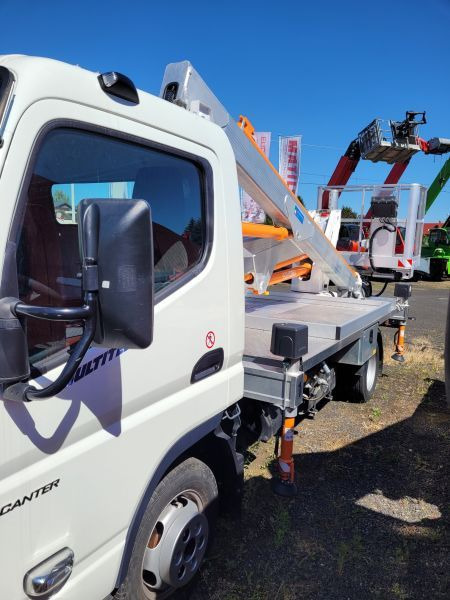 MITSUBISHI Canter Fuso 3C13 podnośnik koszowy 20 m Multitel MXE200 boom lift bucket truck - Camión con plataforma elevadora: foto 3 MITSUBISHI Canter Fuso 3C13 podnośnik koszowy 20 m Multitel MXE200 boom lift bucket truck - Camión con plataforma elevadora: foto 3