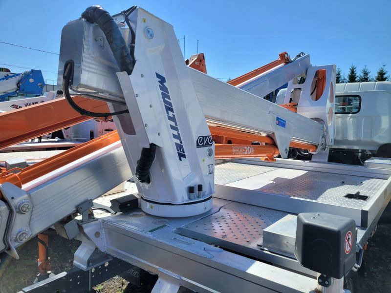 Mitsubishi Canter Fuso 3C13 podnośnik koszowy 20 m Multitel MXE200 - Camión con plataforma elevadora: foto 5 Mitsubishi Canter Fuso 3C13 podnośnik koszowy 20 m Multitel MXE200 - Camión con plataforma elevadora: foto 5