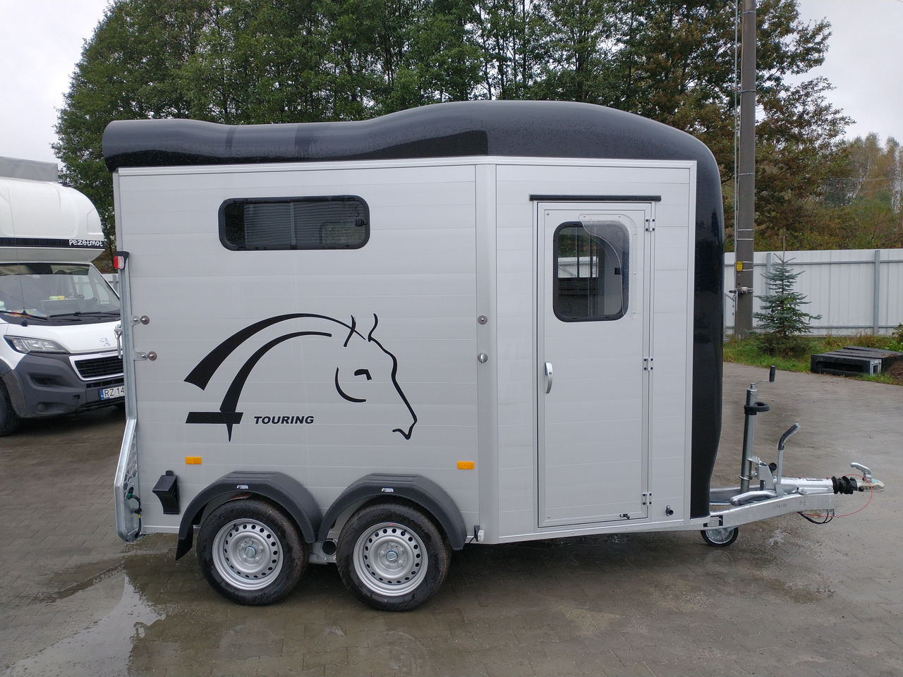 Cheval Liberté Touring Country + Siodlarnia, Debon - Remolque para caballos: foto 2 Cheval Liberté Touring Country + Siodlarnia, Debon - Remolque para caballos: foto 2