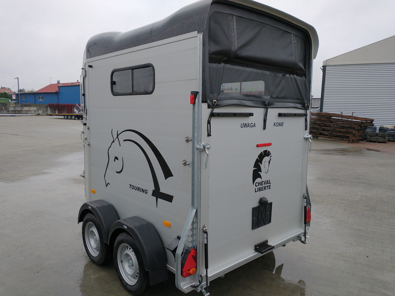 Cheval Liberté Touring Country + Siodlarnia, Debon - Remolque para caballos: foto 5 Cheval Liberté Touring Country + Siodlarnia, Debon - Remolque para caballos: foto 5