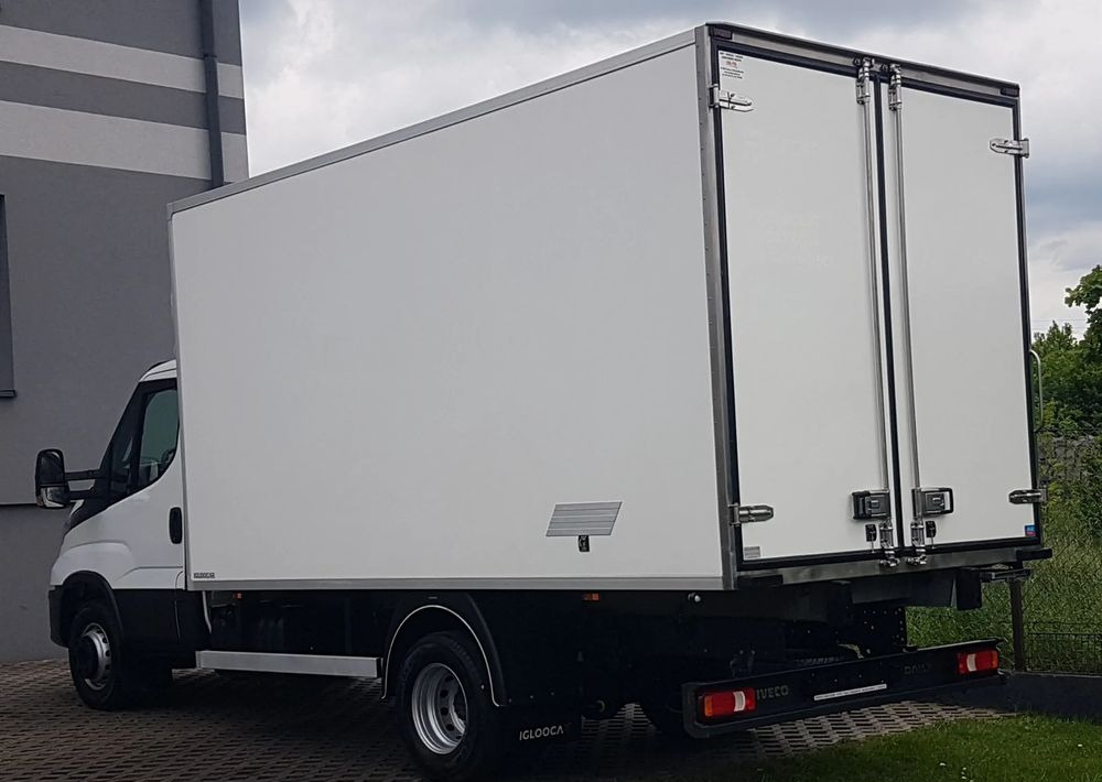 Iveco 72-180 DAILY 8EP KONTENER IZOTERMA 4,16x2,10x2,09 DMC 7200 KG KLIMATRONIK TEMPOMAT KRAJOWY - Camión caja cerrada: foto 3 Iveco 72-180 DAILY 8EP KONTENER IZOTERMA 4,16x2,10x2,09 DMC 7200 KG KLIMATRONIK TEMPOMAT KRAJOWY - Camión caja cerrada: foto 3