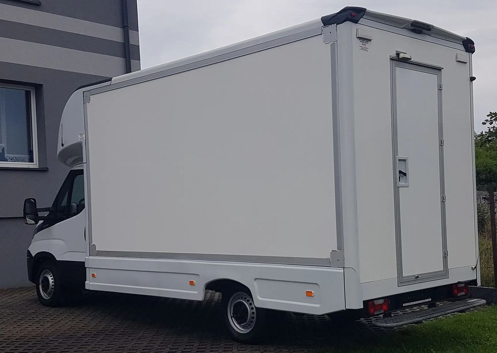 Iveco DAILY KONTENER NISKOPODŁOGOWY 4,31x2,24x2,42 FOODTRUCK SKLEP KAMPER KLIMA BAR KONIOWÓZ - Furgoneta caja cerrada: foto 3 Iveco DAILY KONTENER NISKOPODŁOGOWY 4,31x2,24x2,42 FOODTRUCK SKLEP KAMPER KLIMA BAR KONIOWÓZ - Furgoneta caja cerrada: foto 3