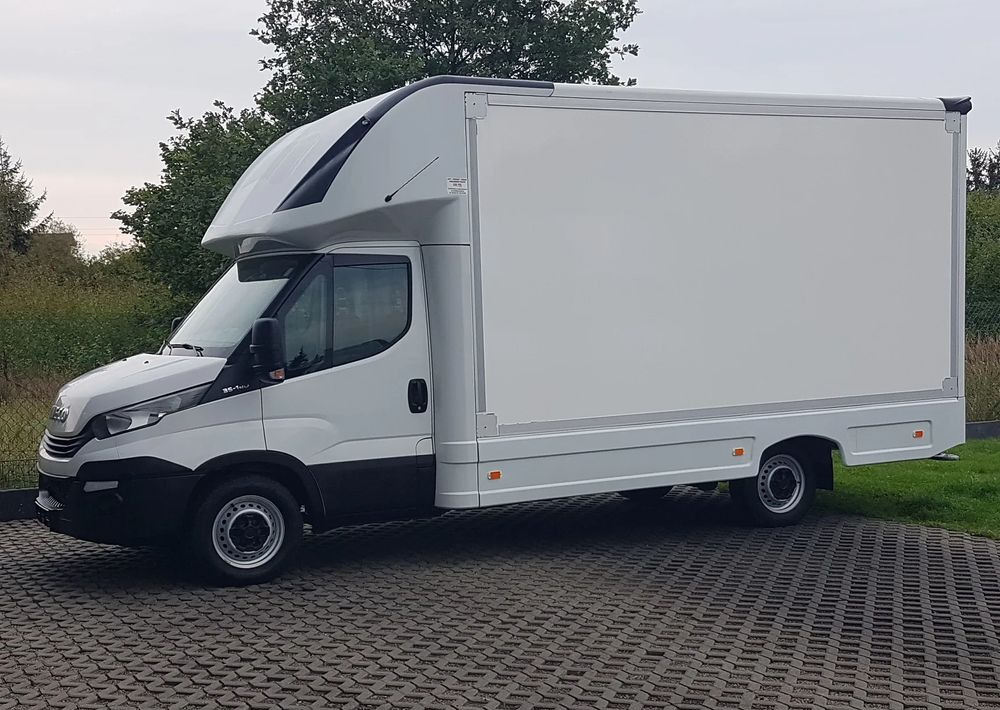 Iveco DAILY KONTENER NISKOPODŁOGOWY 4,31x2,24x2,43 FOODTRUCK SKLEP KAMPER KLIMA BAR KONIOWÓZ - Furgoneta caja cerrada: foto 2 Iveco DAILY KONTENER NISKOPODŁOGOWY 4,31x2,24x2,43 FOODTRUCK SKLEP KAMPER KLIMA BAR KONIOWÓZ - Furgoneta caja cerrada: foto 2