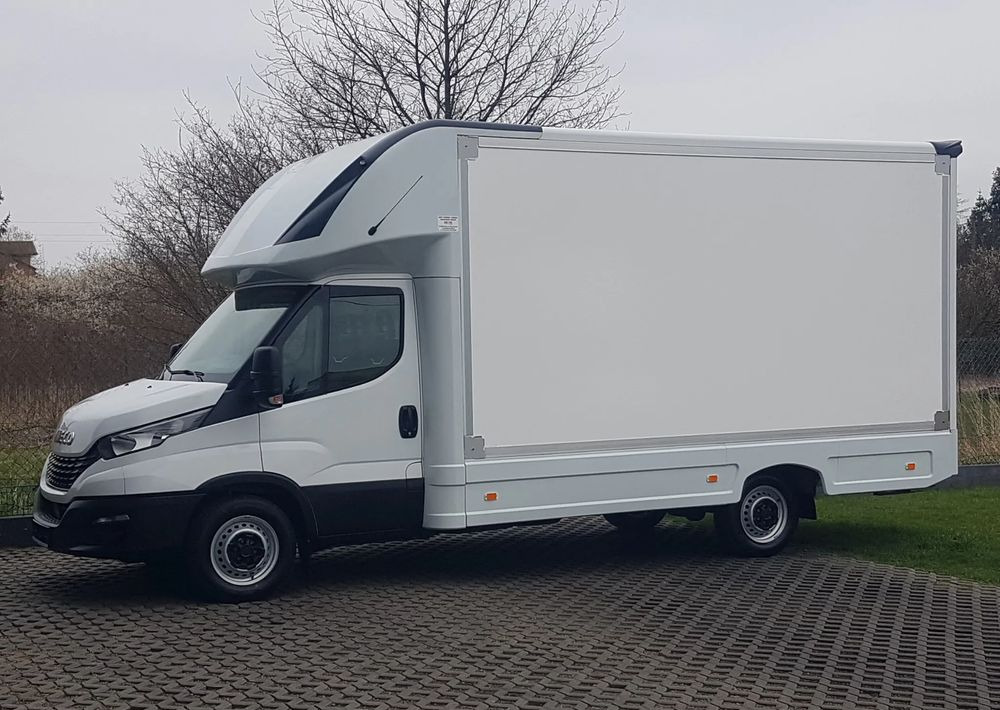 Iveco DAILY KONTENER NISKOPODŁOGOWY 4,43x2,23x2,42 SKLEP BAR FOODTRUCK KAMPER KLIMA - Furgoneta caja cerrada: foto 2 Iveco DAILY KONTENER NISKOPODŁOGOWY 4,43x2,23x2,42 SKLEP BAR FOODTRUCK KAMPER KLIMA - Furgoneta caja cerrada: foto 2