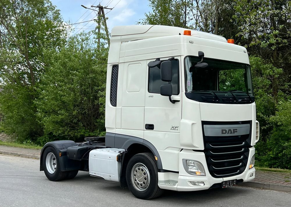 DAF * DAF XF 106 * SPROWADZONY * SUPER STAN CIĄGNIK SIODŁOWY Euro 6 - Cabeza tractora: foto 1 DAF * DAF XF 106 * SPROWADZONY * SUPER STAN CIĄGNIK SIODŁOWY Euro 6 - Cabeza tractora: foto 1