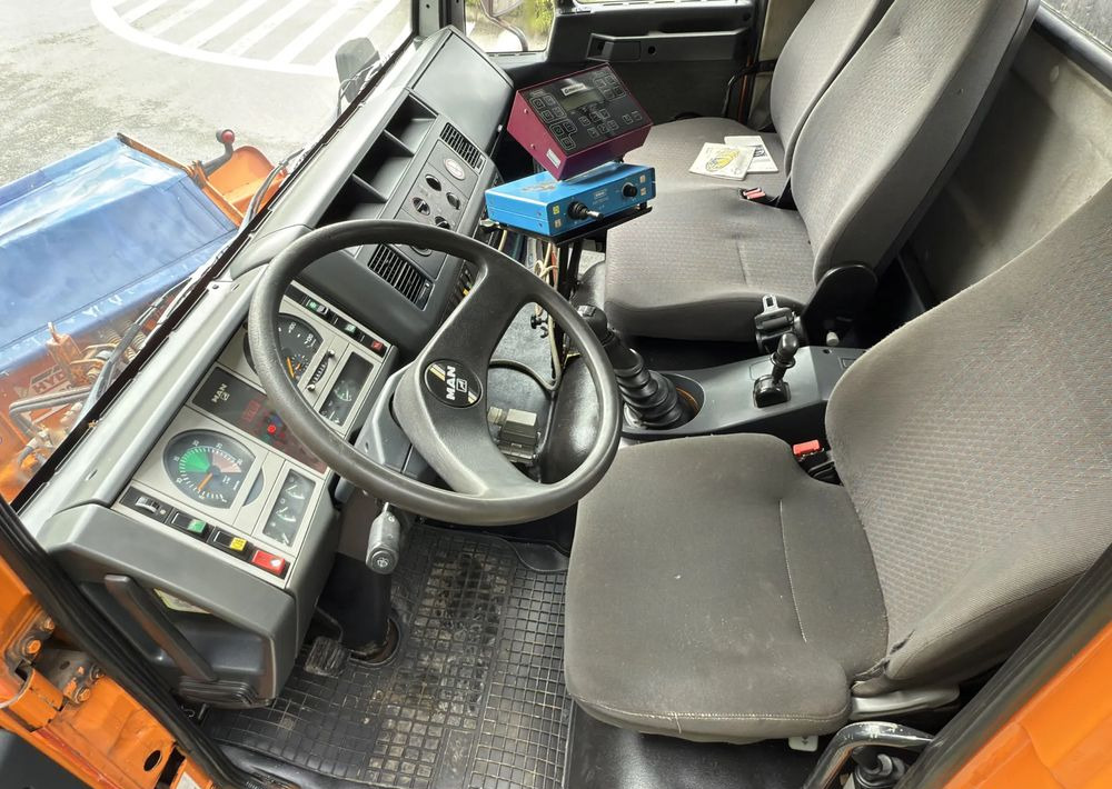 Leasing de  MAN * MAN LE 10.220 *Kiper Wywrotka * 4x4 * Pług Piaskarka * Zimowe Utrzymanie * Sprowadzony * HDS MKG * MAN * MAN LE 10.220 *Kiper Wywrotka * 4x4 * Pług Piaskarka * Zimowe Utrzymanie * Sprowadzony * HDS MKG *: foto 16