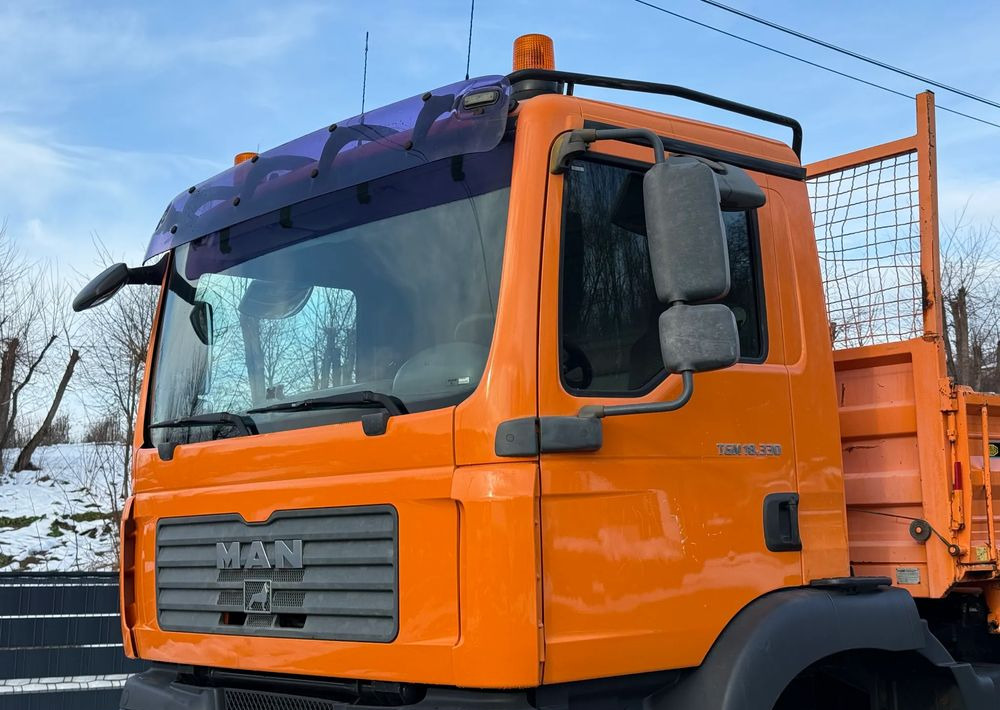 MAN * TGM 18-330 MAN 4x4 HDS Hiab 122 * Kiper Wywrotka * Bardzo Dobry Stan - Camión volquete: foto 4 MAN * TGM 18-330 MAN 4x4 HDS Hiab 122 * Kiper Wywrotka * Bardzo Dobry Stan - Camión volquete: foto 4