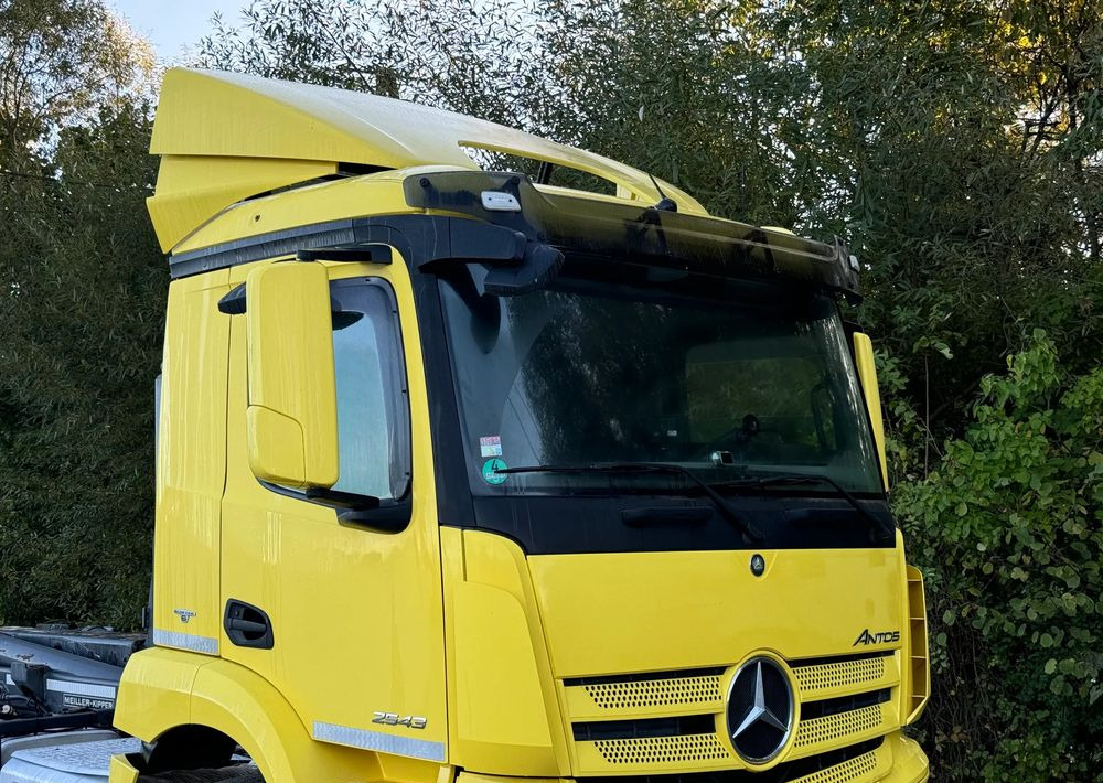 Mercedes-Benz * Hakowiec * Mercedes Antos 2543 * Sprowadzony * Stan Perfekcyjny - Camión multibasculante: foto 4 Mercedes-Benz * Hakowiec * Mercedes Antos 2543 * Sprowadzony * Stan Perfekcyjny - Camión multibasculante: foto 4