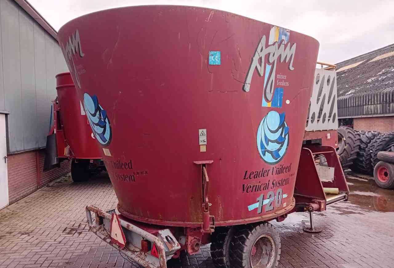 AGM W12 voermengwagen *Verkocht/sold* - Desensiladora: foto 4 AGM W12 voermengwagen *Verkocht/sold* - Desensiladora: foto 4