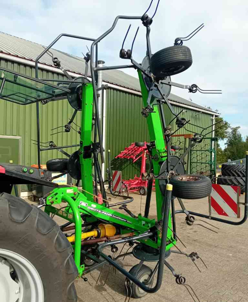Deutz-Fahr Condimaster 6821 schudder weidebouwmachines - Henificadora: foto 1 Deutz-Fahr Condimaster 6821 schudder weidebouwmachines - Henificadora: foto 1