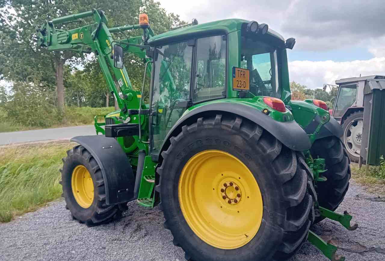 John Deere 6320 met 623R voorlader - Tractor: foto 4 John Deere 6320 met 623R voorlader - Tractor: foto 4