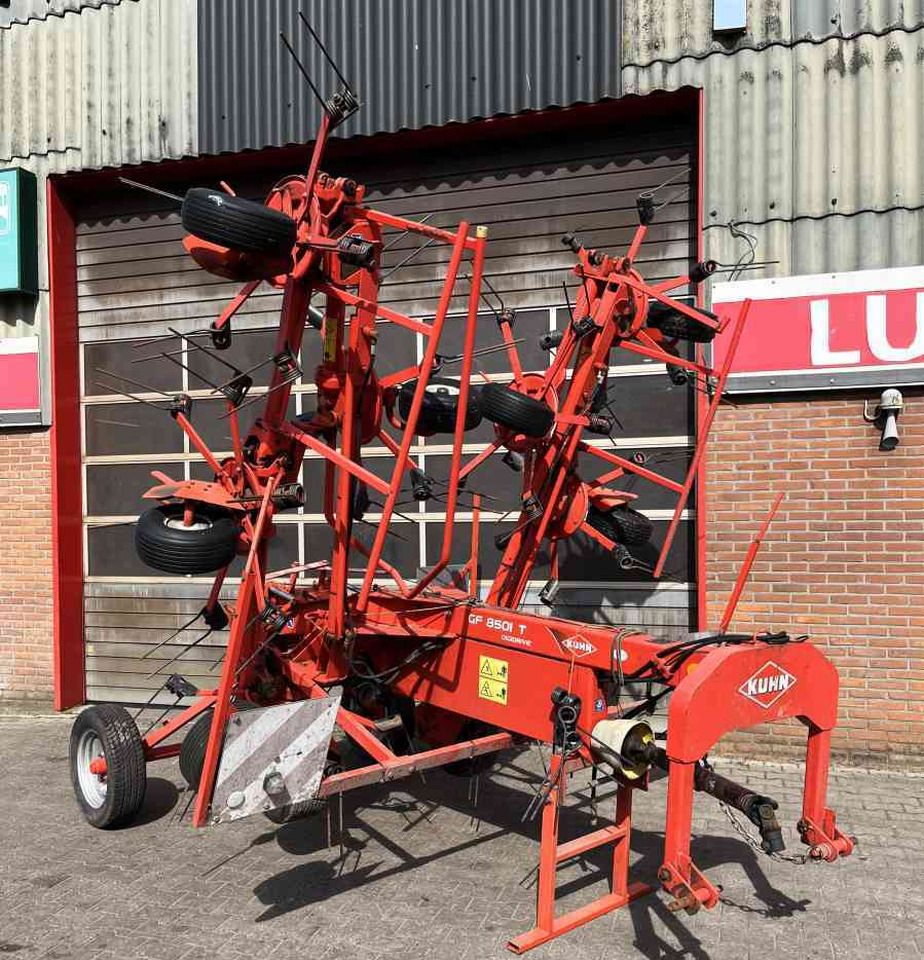 Kuhn GF 8501T Tedder Schudder Kreiselheuer weidebouwmachines - Henificadora: foto 2 Kuhn GF 8501T Tedder Schudder Kreiselheuer weidebouwmachines - Henificadora: foto 2