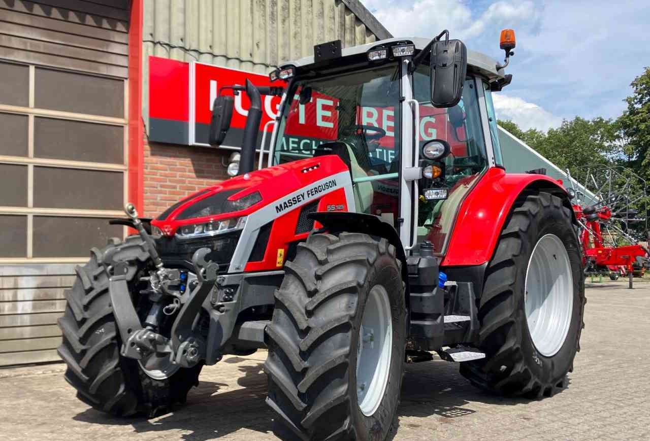 Massey Ferguson 5S.125 Dyna-4 Essential tractoren. - Tractor: foto 1 Massey Ferguson 5S.125 Dyna-4 Essential tractoren. - Tractor: foto 1