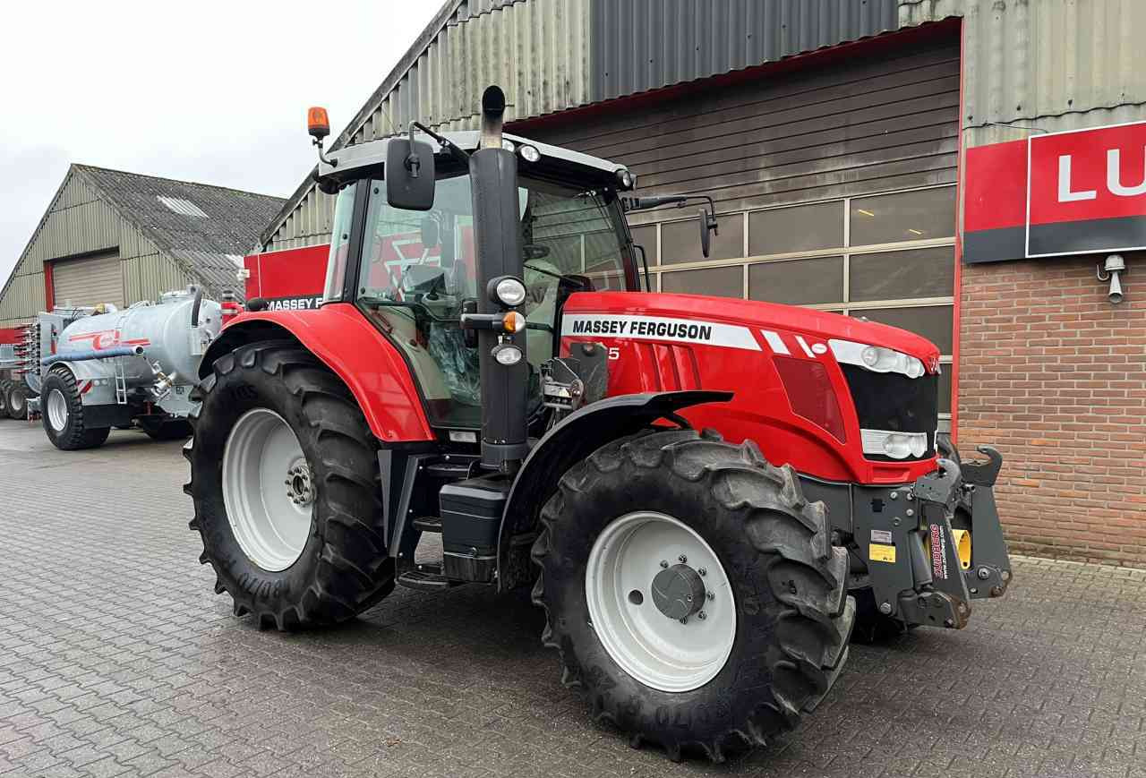 Massey Ferguson 7715 Dyna-6 Efficient Tractoren - Tractor: foto 2 Massey Ferguson 7715 Dyna-6 Efficient Tractoren - Tractor: foto 2
