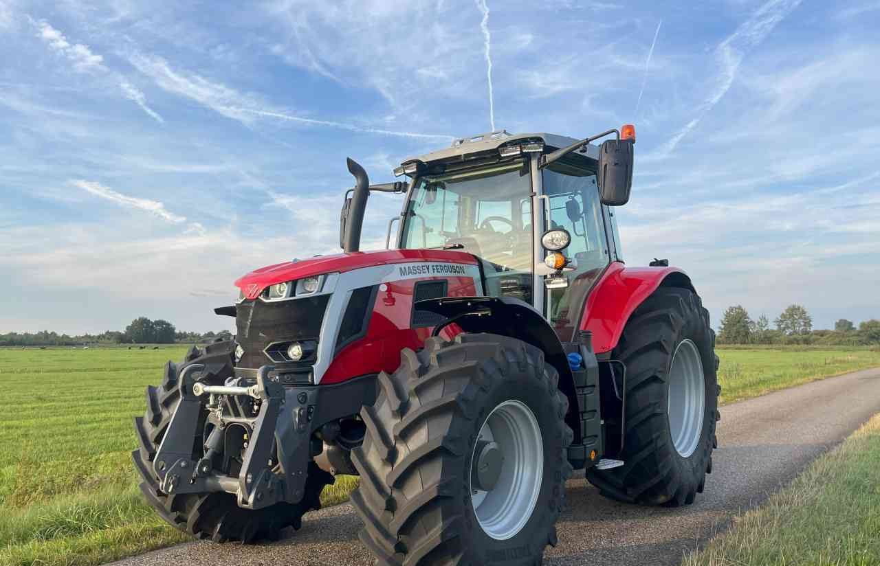 Massey Ferguson 7S.190 Dyna-VT Exclusive tractoren - Tractor: foto 2 Massey Ferguson 7S.190 Dyna-VT Exclusive tractoren - Tractor: foto 2