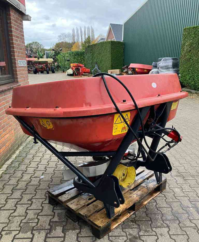 Trioliet TST Kunstmeststrooier mestverwerking - Esparcidor de fertilizantes: foto 3 Trioliet TST Kunstmeststrooier mestverwerking - Esparcidor de fertilizantes: foto 3