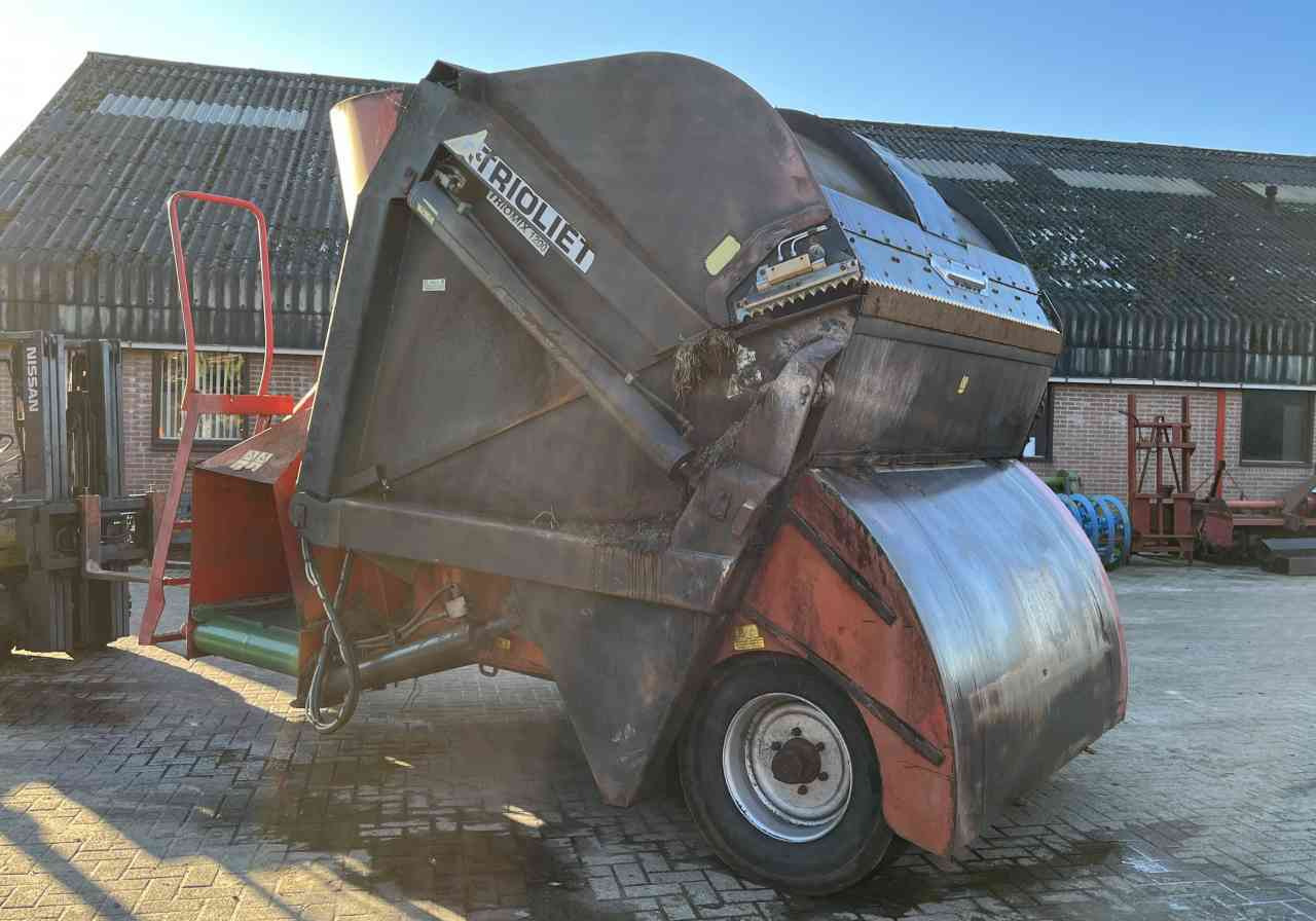 Trioliet Triomix 1200 zelfladende voermengwagen voermachines - Desensiladora: foto 4 Trioliet Triomix 1200 zelfladende voermengwagen voermachines - Desensiladora: foto 4