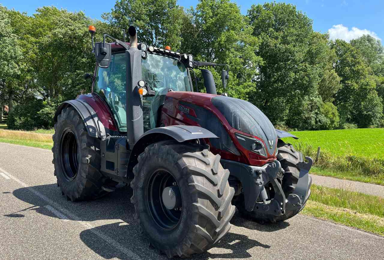 Valtra T234 Direct Tractoren - Tractor: foto 1 Valtra T234 Direct Tractoren - Tractor: foto 1