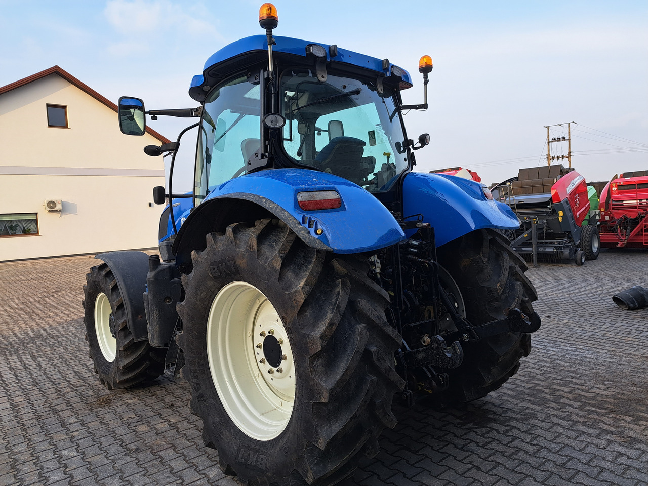 New Holland T7 170 - Tractor: foto 4 New Holland T7 170 - Tractor: foto 4