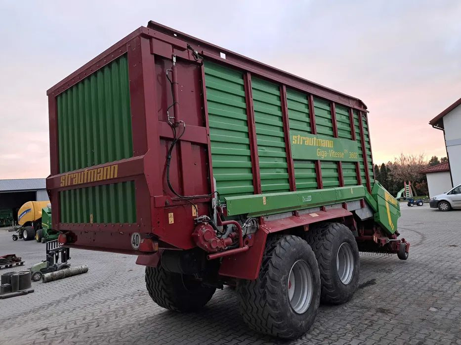 Przyczepa samozbierająca Strautmann 3602 Giga Vitesse 2019 rok - Remolque autocargador: foto 4 Przyczepa samozbierająca Strautmann 3602 Giga Vitesse 2019 rok - Remolque autocargador: foto 4