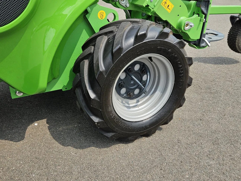 Minicargadora de cadenas Avant E527 Rental mini-shovel: foto 16