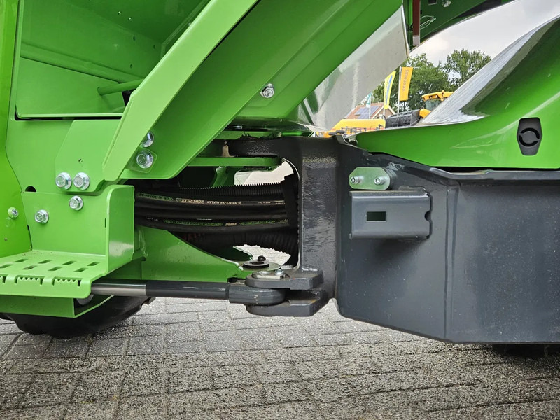 Minicargadora de cadenas Avant Mini-shovel 735i Rental met Kemp balenklem: foto 16